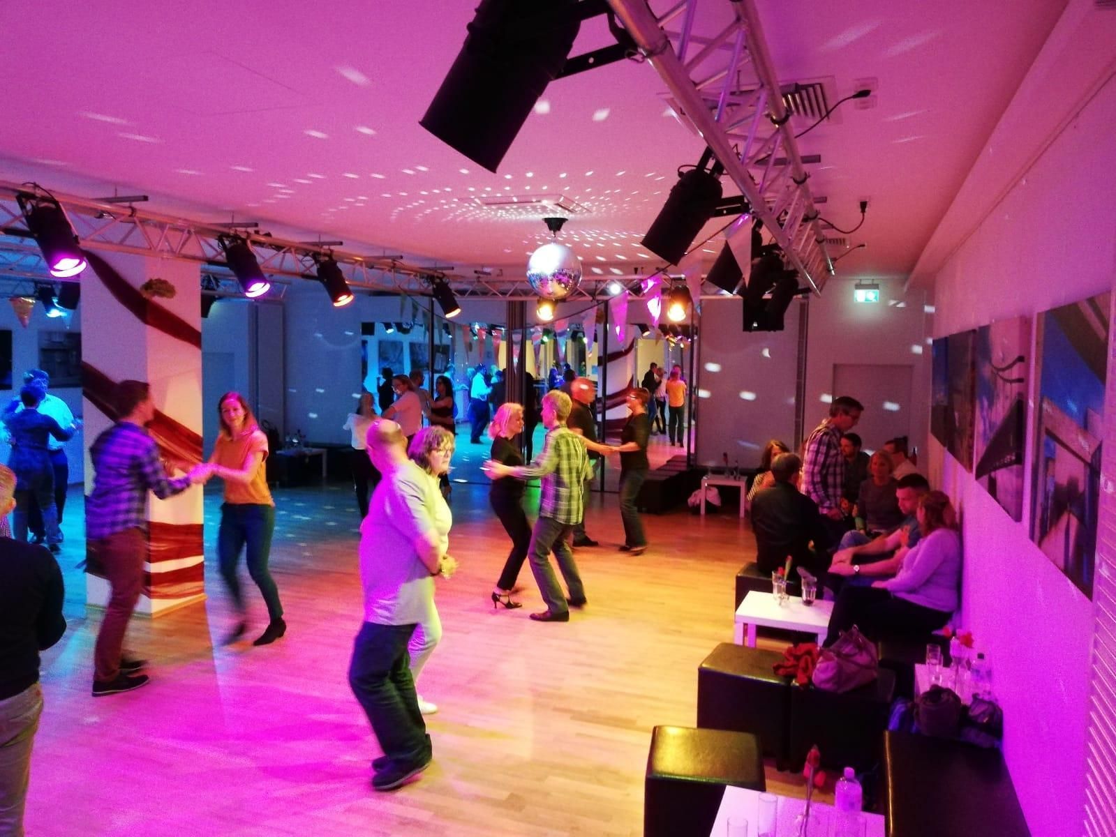 Tanzschule Anna Nagel Entertainment Essen 💍 WeddyPlace