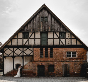 Main image for gallery Schloss Ahlsdorf