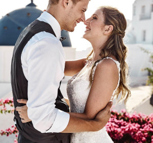 Main image for gallery Afterweddingshooting von Vanessa & Daniel in Santorini