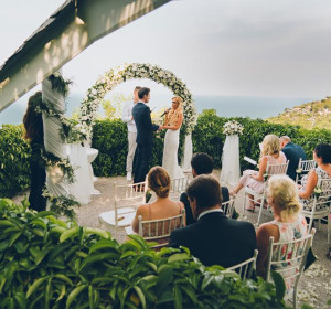 Main image for gallery Hochzeiten in einer Villa