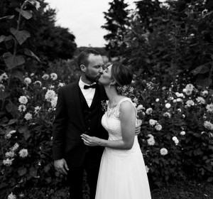 Main image for gallery Hochzeit auf Hofgut Rothöfe Köngen