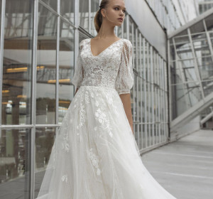 Main image for gallery Romantische Brautkleider