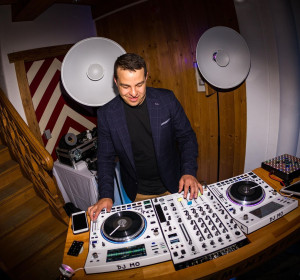 Main image for gallery DJ-MO@WORK