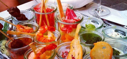 Main image for gallery Festliches Essen