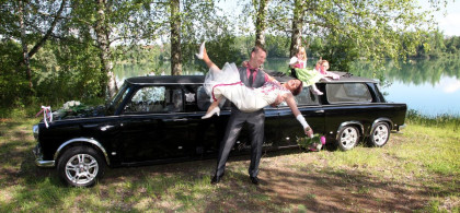 Main image for gallery Fotospass mit der XXL Trabi Stretchlimousine