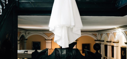 Main image for gallery Brautpaarshooting im Schloss Hugenpoet