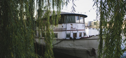 Main image for gallery Hoppetosse (fest verankertes Eventschiff)