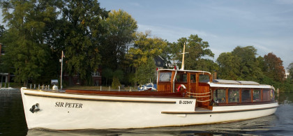 Main image for gallery Sir Peter Fotos