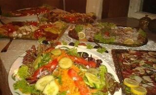 Main image for gallery Das Essen lassen wir meist liefern. Ein Koch könnte vor Ort grillen