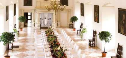 Main image for gallery Marmorsaal mit Tafel