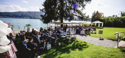 Main image for gallery kirchliche Trauung im Garten am See