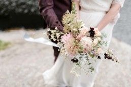 Main image for gallery Hochzeit im Bayerischen Wald mit Pastellfarben
