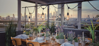 Main image for gallery Blick von der Tafel auf die Skyline