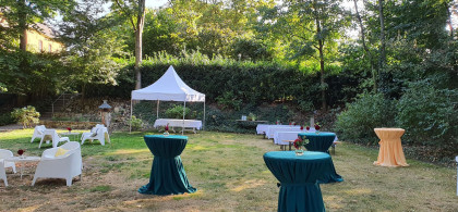 Main image for gallery Sektempfang und Kaffee & Kuchen im Park