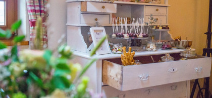 Main image for gallery Candy Bar