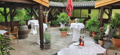 Main image for gallery Empfang auf der Terrasse