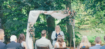 Main image for gallery Dekoration Scheunenhochzeit 