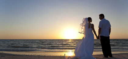 Main image for gallery Brautpaar am Karibikstrand