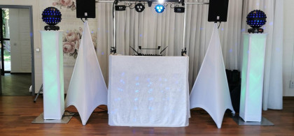 Main image for gallery Aufbau für eine Hochzeit