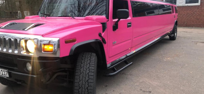 Main image for gallery Pinke Hummer Stretchlimousine für ganz NRW mieten