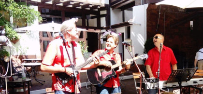 Main image for gallery Live!