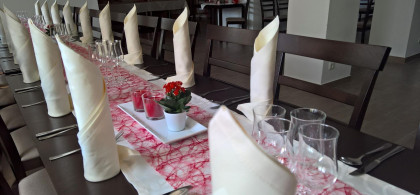 Main image for gallery Gedeckter Tisch