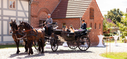 Main image for gallery Hochzeitskutschfahrten