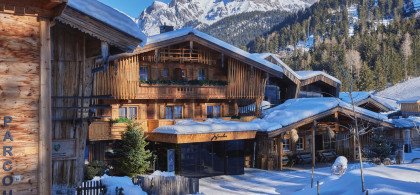 Main image for gallery Winterhochzeit auf der Jufenalm