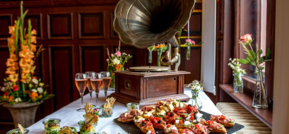 Main image for gallery Canapées