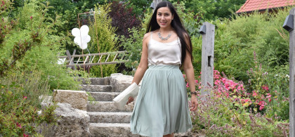 Main image for gallery Hochzeitssängerin und Pianistin Vera Rivera