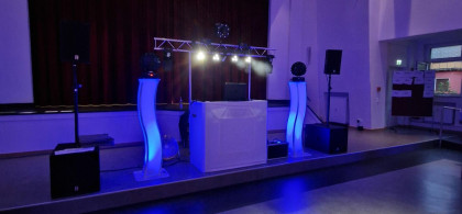 Main image for gallery Aufbau für eine Hochzeit