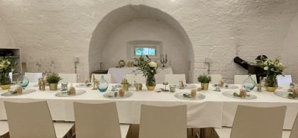 Main image for gallery Feierlichkeiten und Einblick in den Vorgarten und Garten