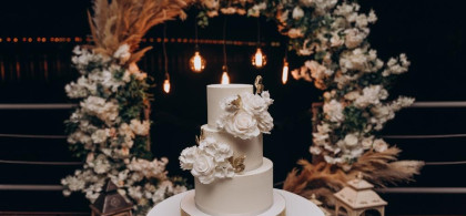 Main image for gallery Elegante Hochzeitstorte