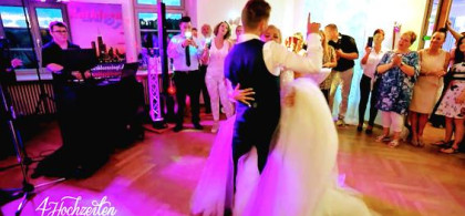 Main image for gallery 4 Hochzeiten und eine Traumreise 2019