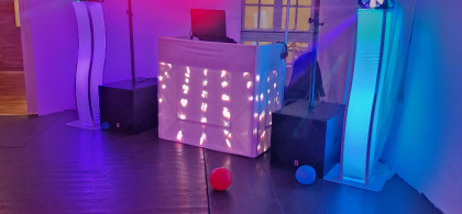 Main image for gallery Aufbau für eine Hochzeit