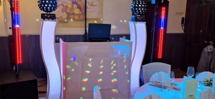 Main image for gallery Aufbau für eine Hochzeit