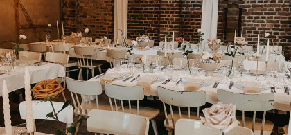 Main image for gallery Elegante Scheunenhochzeit