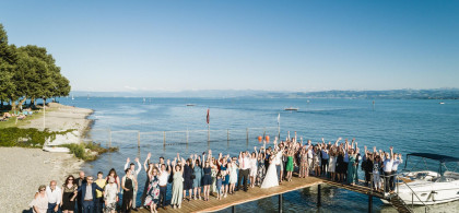 Main image for gallery Gruppenfoto mit Drohne