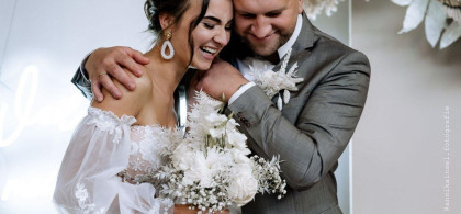 Main image for gallery White Elegant