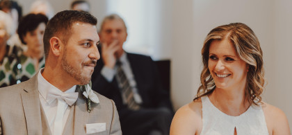 Main image for gallery Emotionale intime Trauung und Hochzeitsfeier von R & C