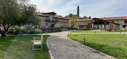Main image for gallery Der Storchenhof mit seiner schönen Parkanlage