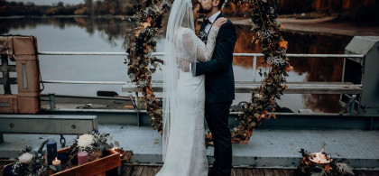 Main image for gallery Herbst Hochzeit auf einer Fähre 