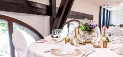 Main image for gallery eingedeckte Tische