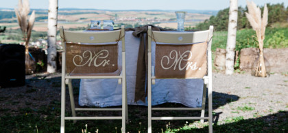 Main image for gallery Kleine Sommerhochzeit im Weinberg in Unterfranken