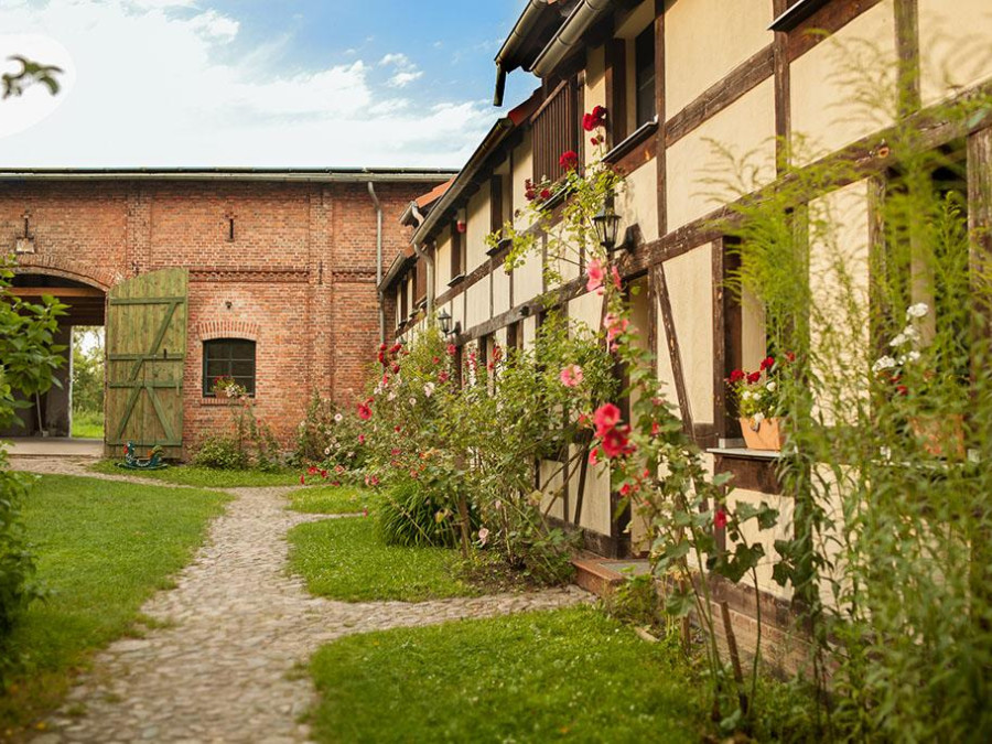 Main image for gallery Weddingscheune & Garten