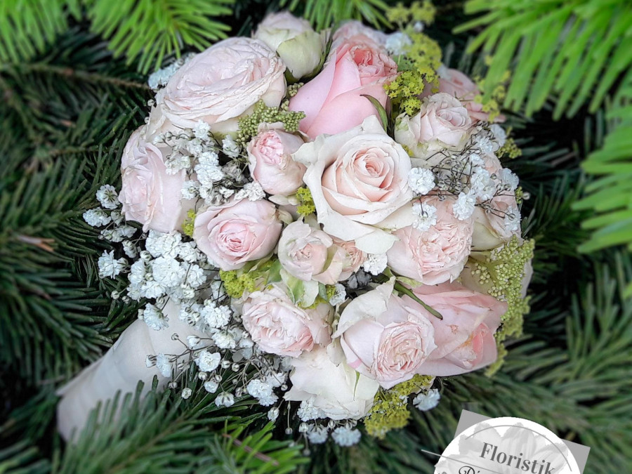 Main image for gallery Hochzeit in rose, apricot, weiss im vintage Stil