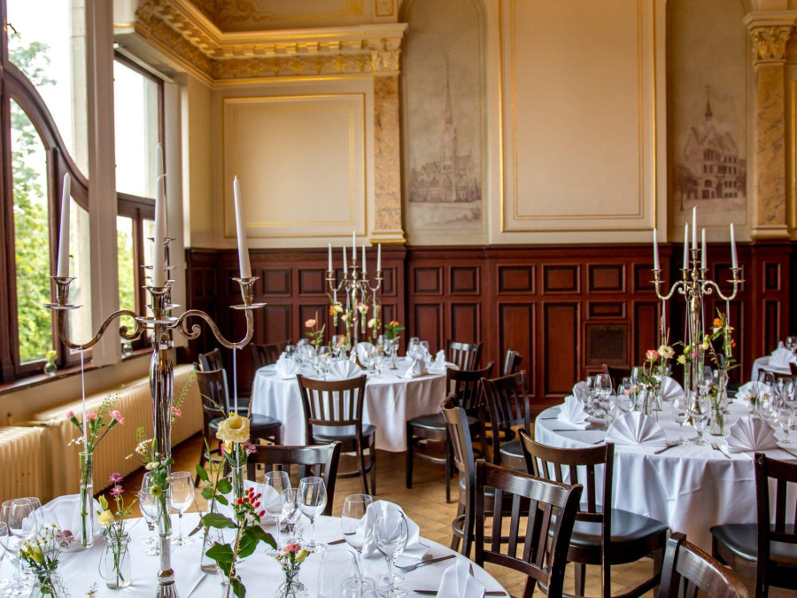 Main image for gallery Feierlichkeiten