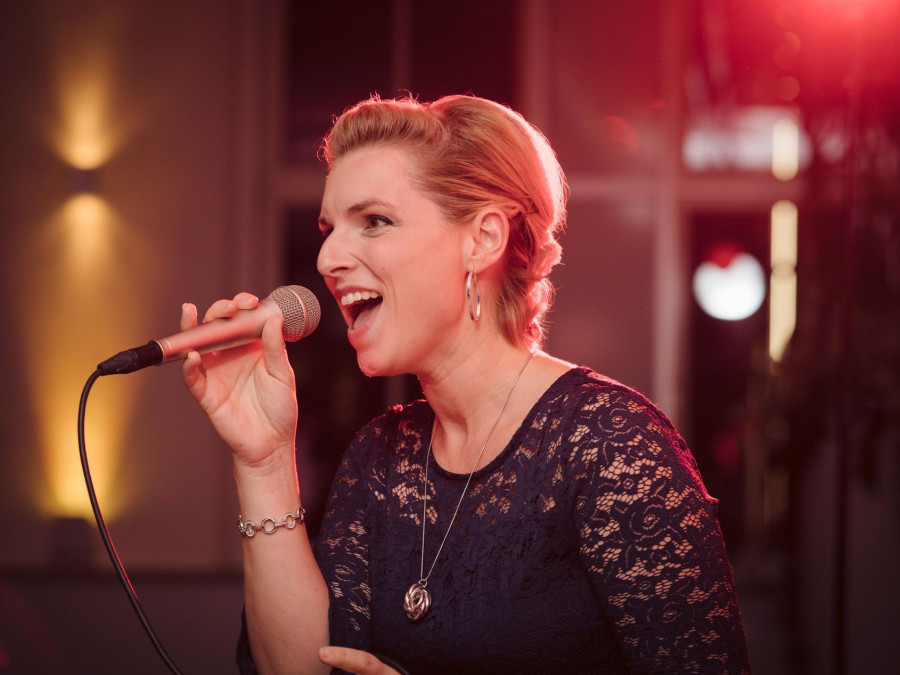 Main image for gallery Sängerin Jessi K.