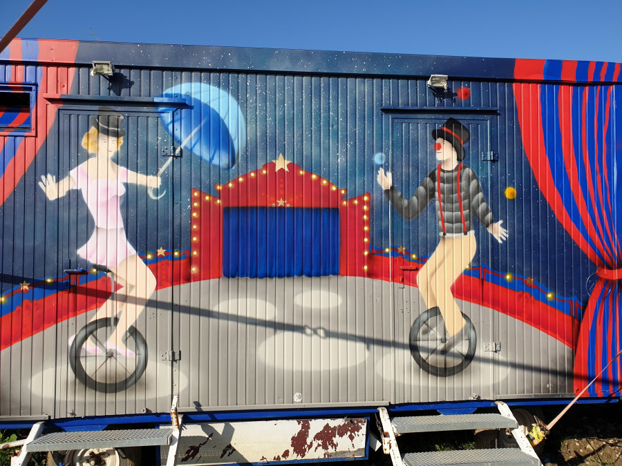 Main image for gallery Clown und Tänzerin
