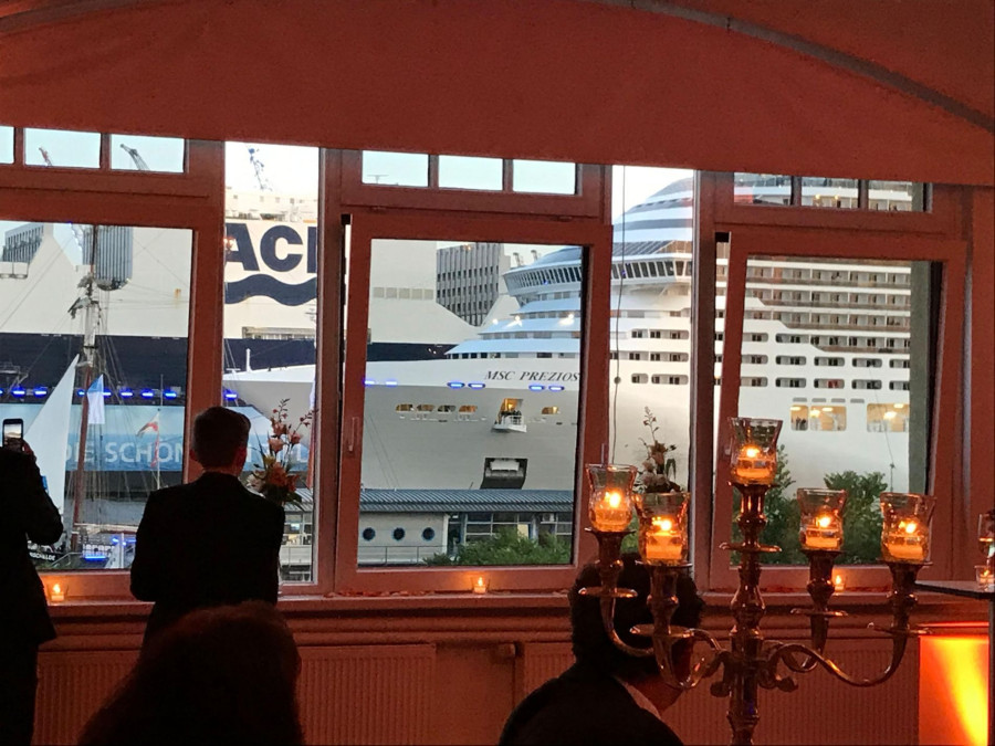 Main image for gallery Feiern in der Panorama Lounge